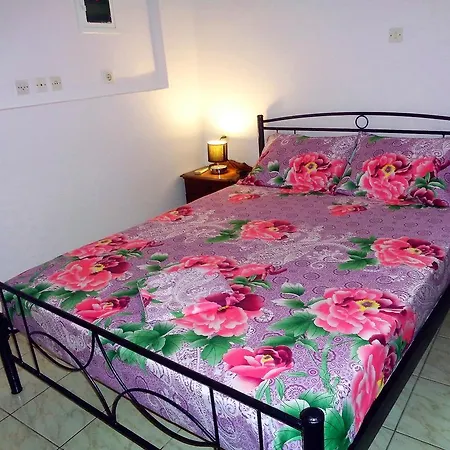 Elena's House דירה
