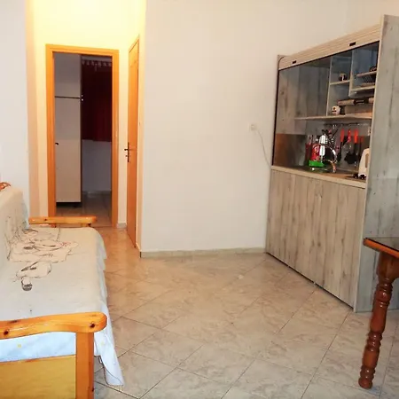Elena's House קלמאטה