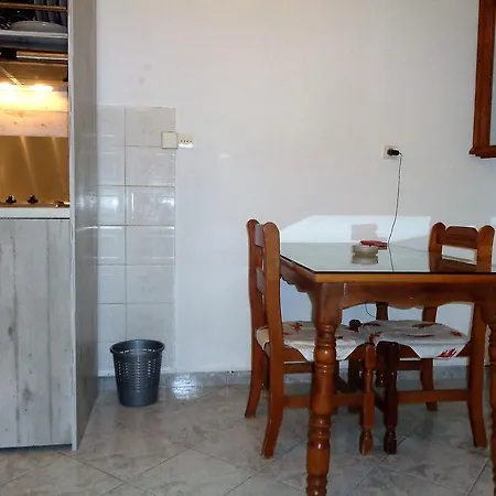 Elena's House קלמאטה