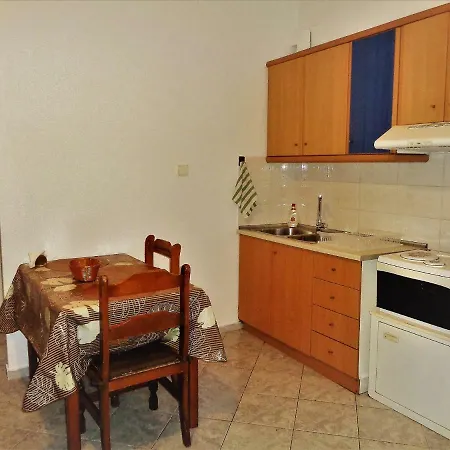 Elena's House קלמאטה